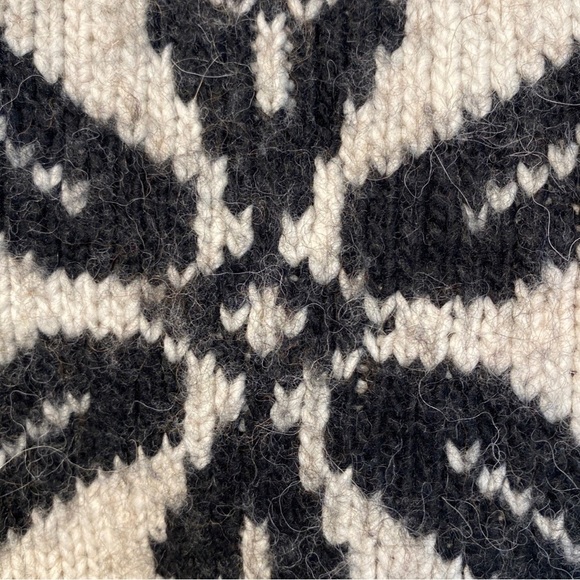 American Eagle Nordic Fair Isle Snowflake Wool Alpaca Sweater Size Medium - Picture 6 of 8